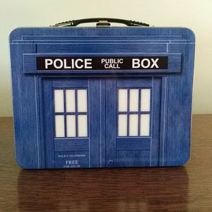 *Geek Alert* Metal Doctor Who Lunchbox